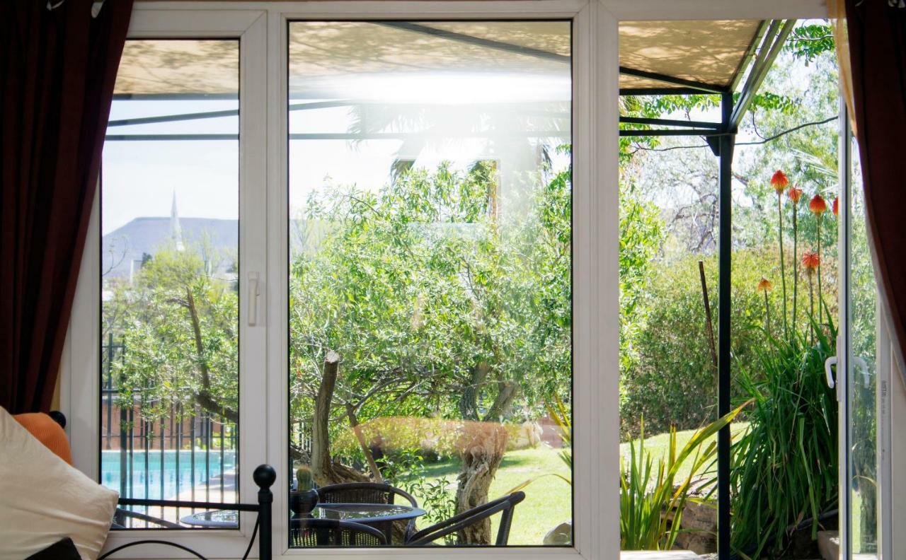 Haus Holzapfel Hotel Beaufort West Exterior photo