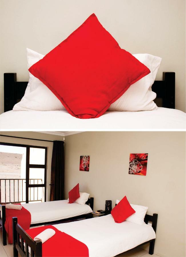 Haus Holzapfel Hotel Beaufort West Exterior photo