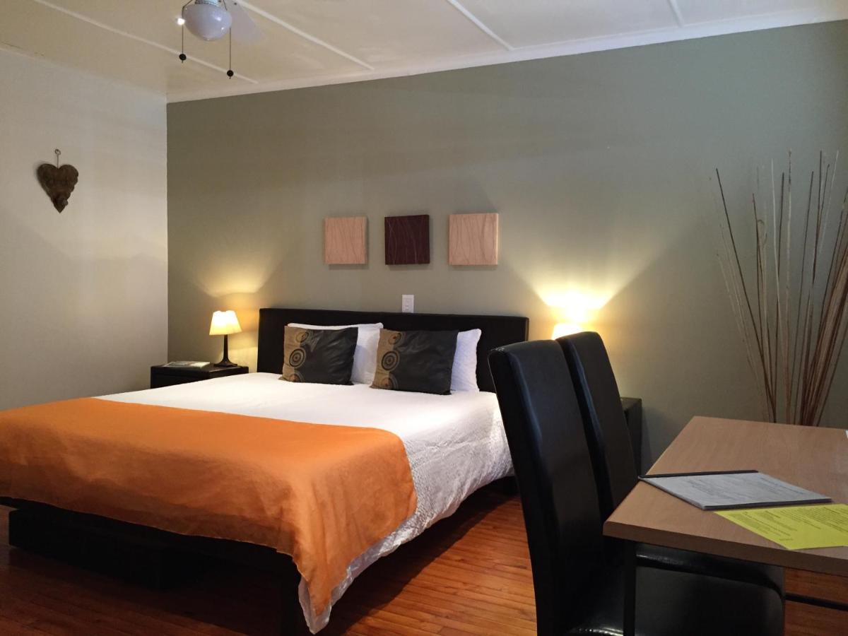Haus Holzapfel Hotel Beaufort West Exterior photo